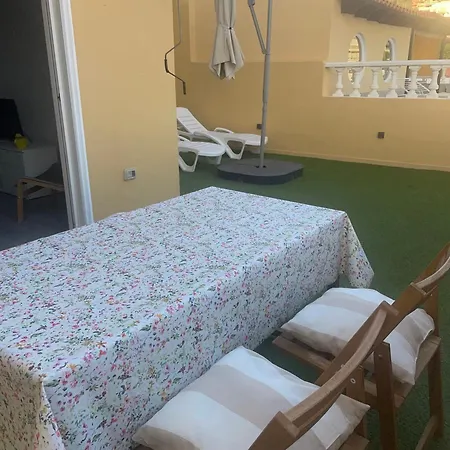 Con Encanto En Brisas * Адехе